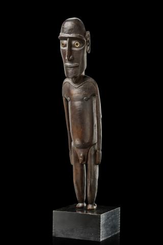 Osterinseln: Stehende männliche Figur "moai tangata"